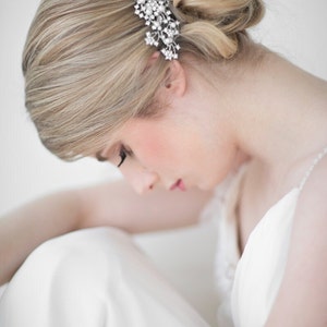 Wedding Hair Comb, Pearl Bridal Comb, Crystal and Pearl Hair Comb, Crystal Pearl Comb for Bride image 2