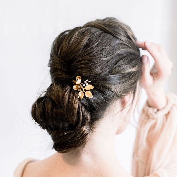 Wedding Hair Pin Gold Flowers and leaves, Vintage Style Crystal and Gold Bridal Hair Pins, Wedding Hair Accessories For The Bride