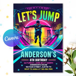 Pode incluir: Um vibrante convite de aniversário com um design neon. O convite apresenta o texto "LET'S JUMP" em amarelo e verde brilhantes, e "8TH BIRTHDAY DE ANDERSON". Uma silhueta salta em frente a uma cena de skate park. Inclui detalhes do evento.