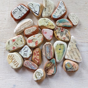 Ceramica di spiaggia decorata con carta
