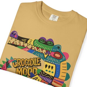 Colorful Crocodile Abstract 80s T-shirt, Alligator Tee, Basquiat Style Pop Art Gator Tshirt, Funny Reptile Graphic Unisex Gift Shirt