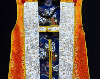 Samurai Cosplay Kostüm Authentischer Jinbaori Waffenrock Handgemachte Rüstung Weste Goldener Drache & Blaue Welle mit versteckter Tasche