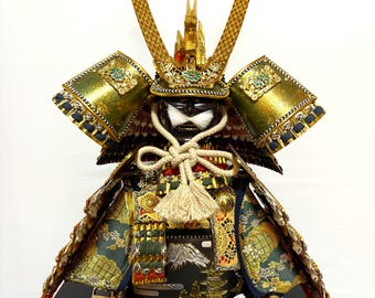 Vintage japanische Samurai-Rüstung Yoroi, Golddrachen-Kabuto, Nanbokucho-Stil, von Unkei