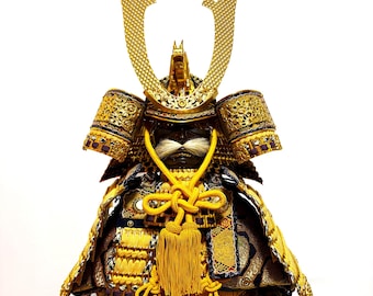 Vintage japanische Samurai-Rüstung Yoroi, Golddrachen-Kabuto, Nanbokucho-Stil, von Kamo Hoshun