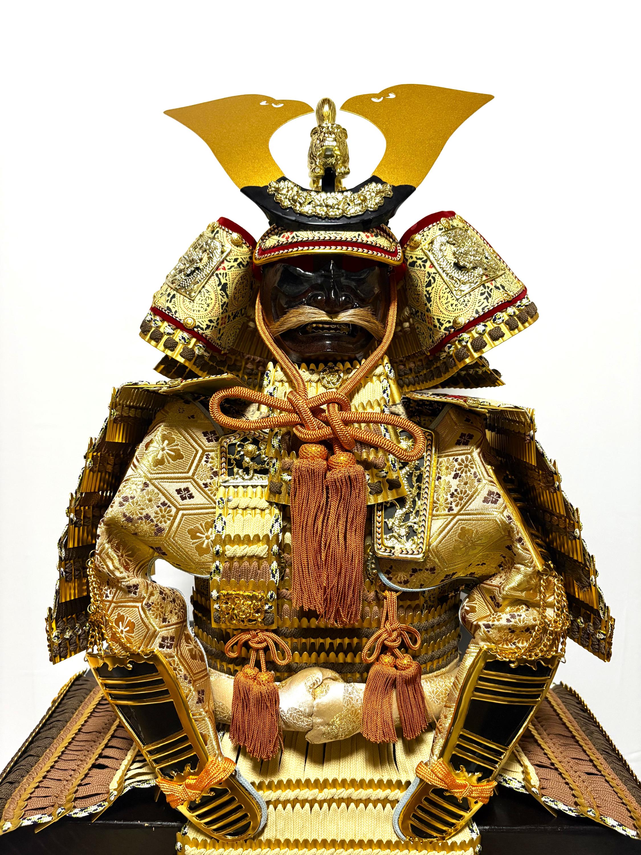 Japanese Samurai Armour: Golden Great Dragon Armour, Nanbokuchō