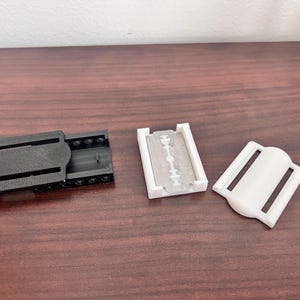 Double Edge Blade Dryer - Safe & Compact Blade Storage | Reusable Safety Razor Blade Box | DE Razor | DE Blade