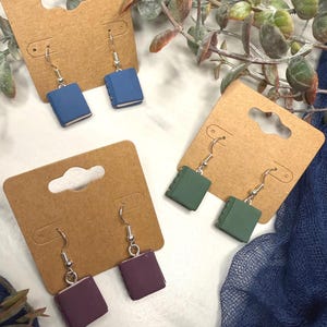 Boucles d'oreilles pendantes en pâte polymère en forme de livre pour les bibliothécaires et les lectrices passionnées
