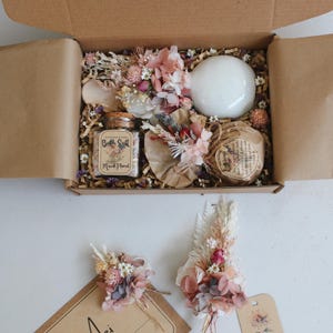 Aromatherapy Spa Gift Box: Self-Care Set with Dried Flowers
