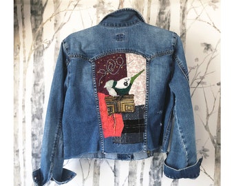 SIZE M, denim jacket, jean jacket, applique, patchwork, embroidery, upcycled, reworked, pondhopper remixed