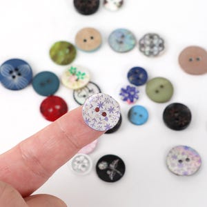 Prezent na Dzień Matki, Guzik w stylu shabby chic, Guzik z naturalnej muszli, Guziki do szycia, Okrągłe guziki z muszli, Małe guziki vintage z 2 dziurkami