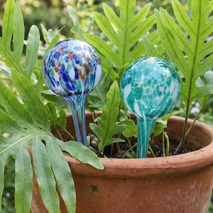 Idea de regalo perfecta, sistema de riego con globo terráqueo de cristal soplado único, dispositivo de riego para plantas de jardín, autorriego para plantas de interior y exterior.