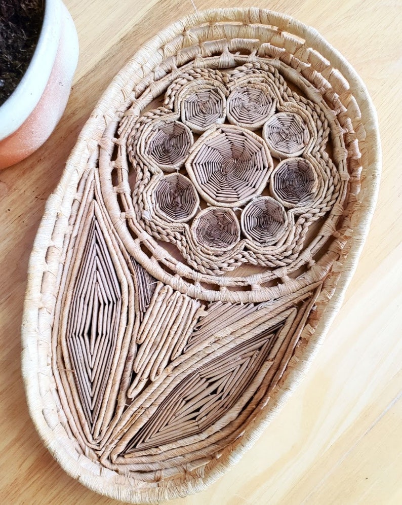 Flower Design Woven Tray Basket image 3