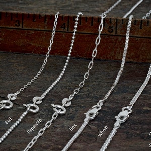 Sterling Zilver Tiny Crescent Moon ZEER KLEIN, Minimalistisch Alleen charme of ketting afbeelding 6