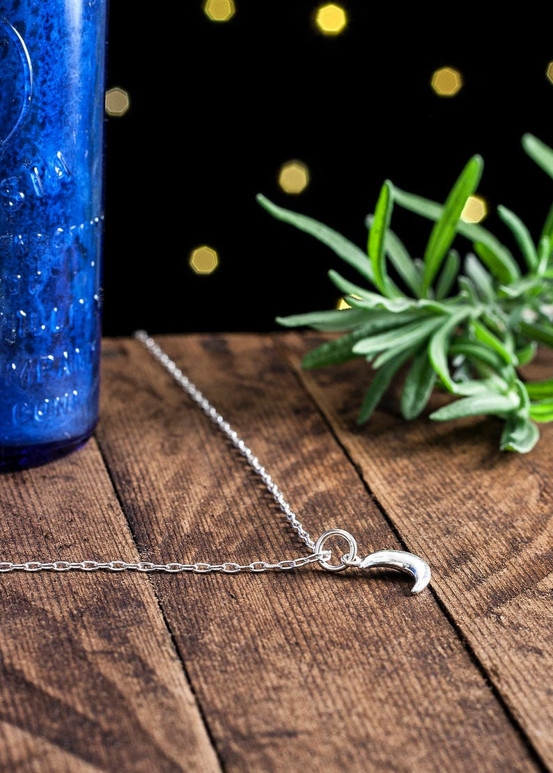 Sterling Zilver Tiny Crescent Moon ZEER KLEIN, Minimalistisch Alleen charme of ketting afbeelding 5