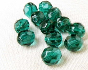 Green Faceted Glass Bead 8mm Faceted Bead 33 Beads Czech Beads Jewelry Supply #123