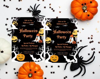Peut inclure: Deux invitations de fête d'Halloween en noir et blanc avec un fond noir. Les invitations présentent un fantôme, des chauves-souris, des citrouilles et des arbres. Le texte sur les invitations est "Join us for Halloween fun", "Halloween Party", "Special Perform", "Dj Pedro | Dj Morgan", et "October 31".