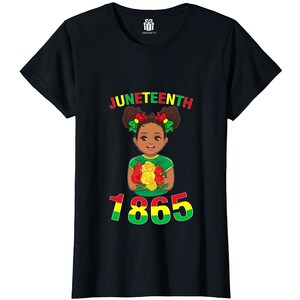 キュートなブラックガールのメッシーバン、ジューンティーンス（1865年）Tシャツ。女の子、子供、幼児向け。娘、妹、孫娘への面白いギフトに。