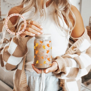 Cute Fall Leaves Sipper Glass Cup Glass Tumbler with Straw and Lid beer glass can gift for women Cute Iced Coffee Mug Cozy Fall Glass Can