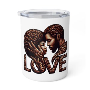 Paar liefde geïsoleerde koffiemok, zwarte man en vrouw verliefd ontwerp, Valentijnsdagcadeau, romantische koffiekop, mok voor hem en haar,