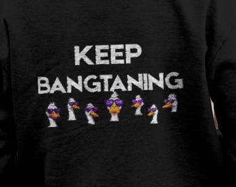 Keep Bangtaning PNG | BTS-inspirerad fånig gåsdesign | Rolig Kpop digital nedladdning | ARMÉ-present | OT7 söt fankonst | Svartvita filer