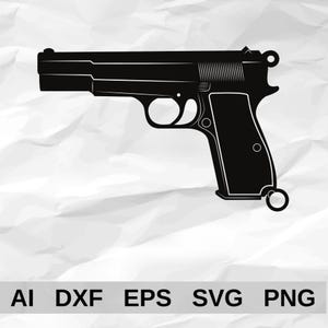 Puede incluir: Una silueta gráfica negra de una pistola semiautomática con empuñadura texturizada, guardamonte y una anilla para cordón en la base. El texto AI, DXF, EPS, SVG, PNG aparece en negro en la parte inferior de la imagen.