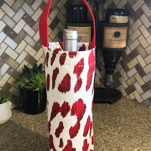 Animal Print Christmas Wine Bag Red White Wine Carrier Holiday Wine Tote Hostess Gift Wine Accessory Christmas Gift Wine Lover Gift Cheers