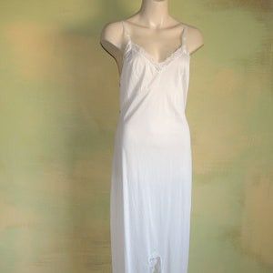 36 White Nylon Slip JCPenney Lace Trimmed Hemline Long Maxi Wedding VFG