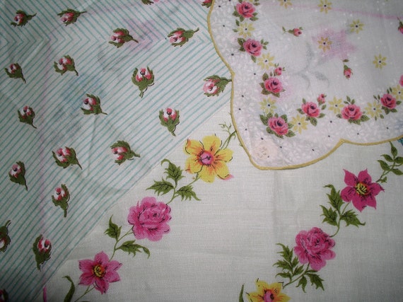 3 Vintage Handkerchiefs Roses and Rose Buds Flora… - image 2
