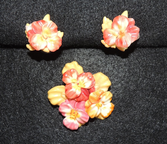 Vintage Celluloid Flower Brooch and Clip on Earri… - image 1