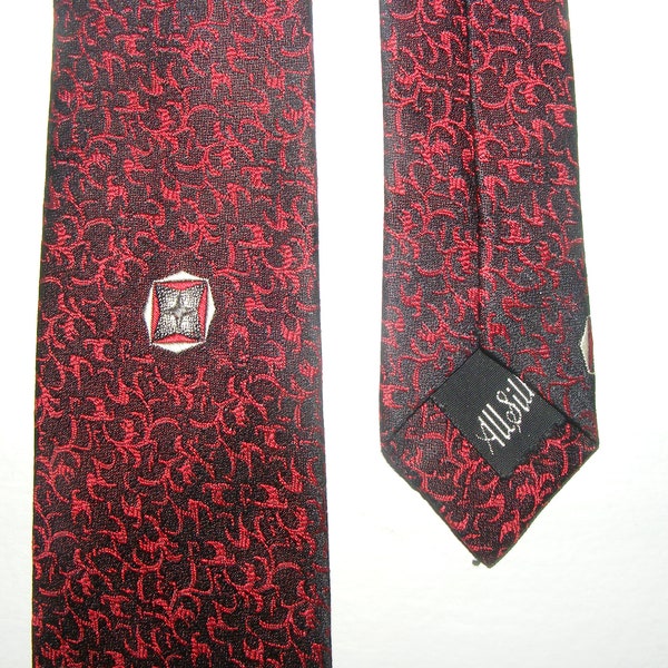 54 x 2-1/4" Vintage 50s 60s Pilgrim All Silk Skinny Tie Iridescent Ruby Red & Black Swirl Intarsia Birds Eye Design Mad Men Made America VFG