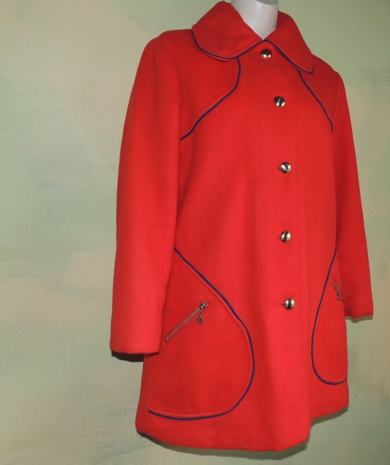 M 60s Mod Coat Red Felted Wool Coat Quilted Linin… - image 2