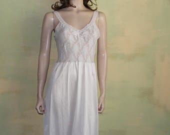 1970s Vanity Fair Full Slip: White Lace Bodice, Antron Nylon Skirt