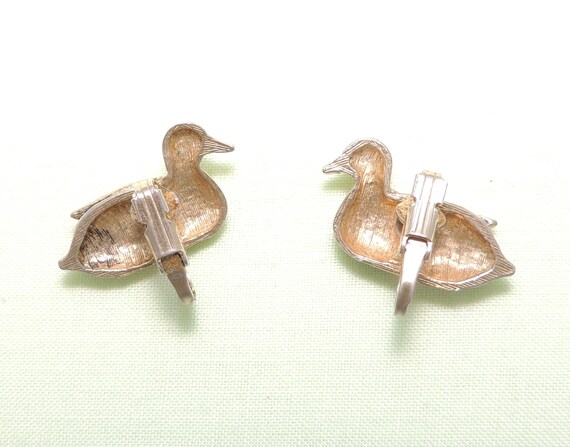 Vintage Gold Tone Duck Earrings Clip On 60s / 70s… - image 3