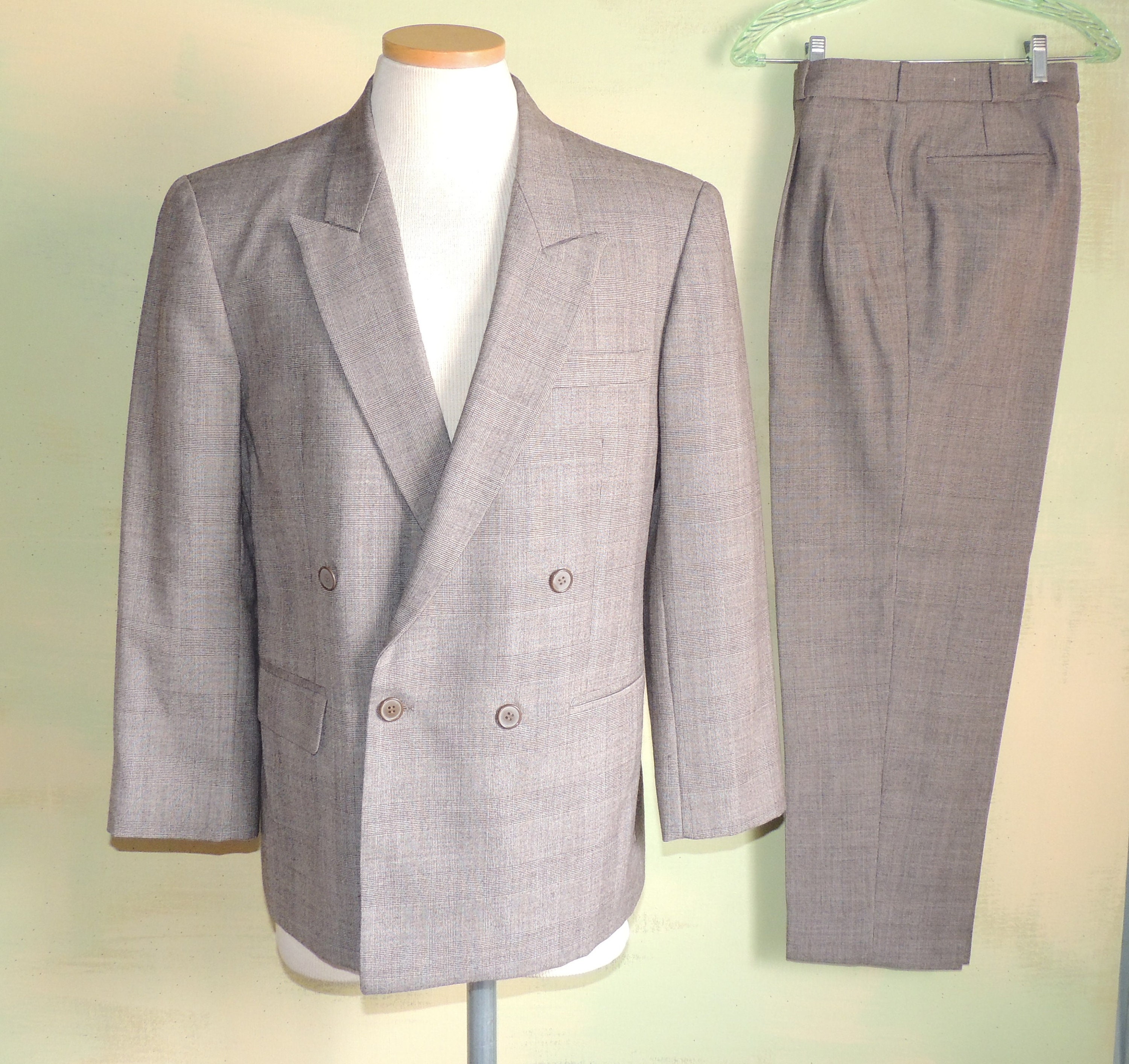 42 Vintage 40S / 50s Gangster Suit Glen Plaid Peak Lapel 42 Vintage 40S / 50s Gangster Suit Glen Plaid Peak Lapel