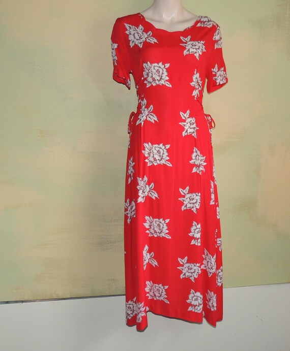 10 M  80s Cruise Red Rayon Dress Tropical Floral … - image 17