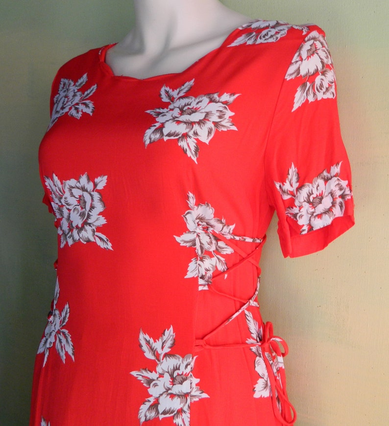 10 M 80s Cruise Red Rayon Dress Tropical Floral Print Cinched Side Seams Simplicity Pattern 9887 Charter Retail VFG Bild 4