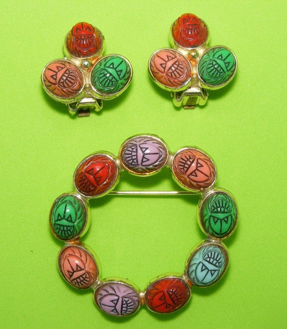 60S Etruscan Scarab Jewelry Pin Earrings Set Demi… - image 3