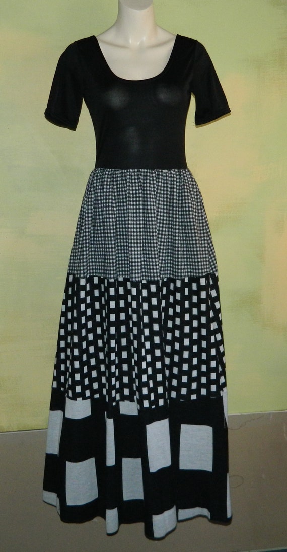 S M 70s Black and White Checkered Maxi Dress Jers… - image 2