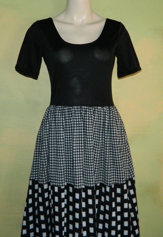 S M 70s Black and White Checkered Maxi Dress Jers… - image 4