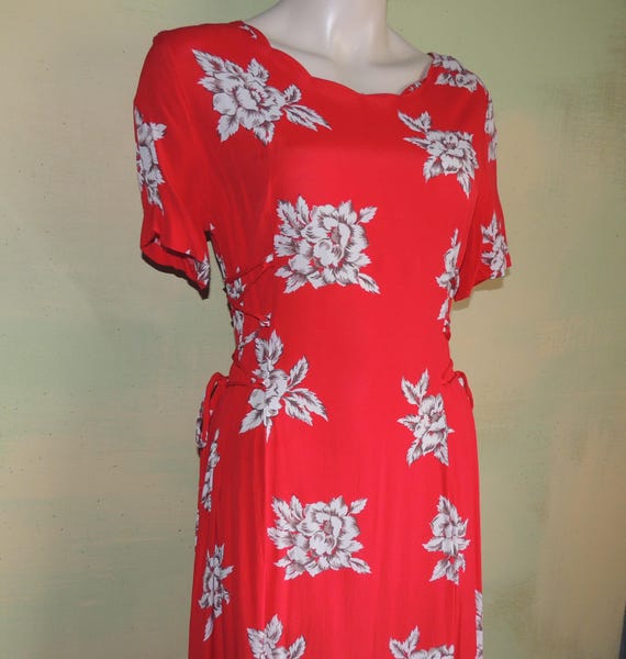 10 M  80s Cruise Red Rayon Dress Tropical Floral … - image 15