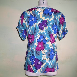 Vintage 70s 80s Hibiscus Flower Floral Print Top Short Sleeve Blue Purple Pink and Teal Pretty VFG image 2