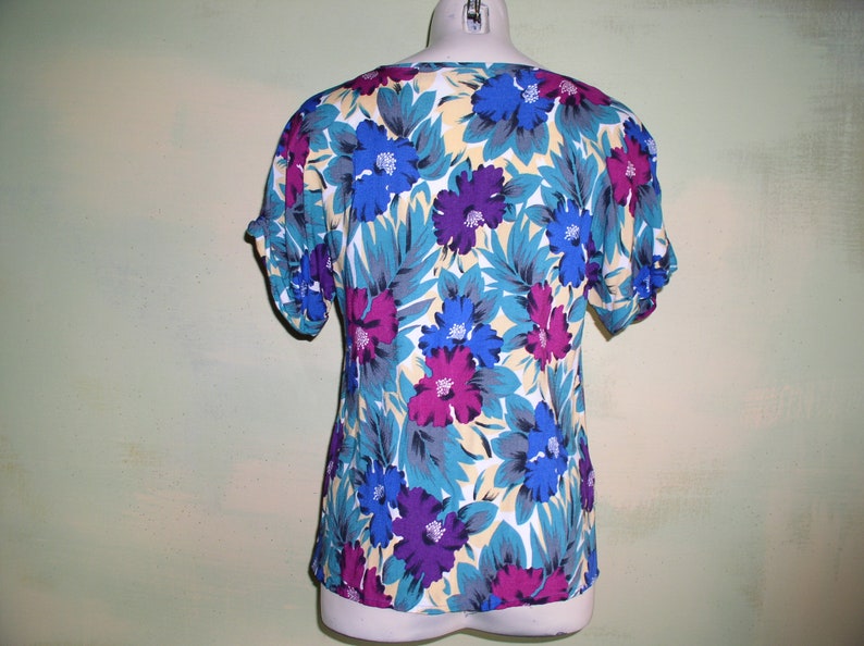 Vintage 70s 80s Hibiscus Flower Floral Print Top Short Sleeve Blue Purple Pink and Teal Pretty VFG image 2