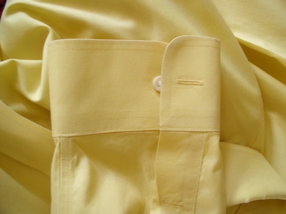 L  16-1/2  35 Men's Deep Yellow Dress Shirt Paul … - image 1