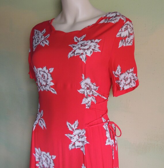 10 M  80s Cruise Red Rayon Dress Tropical Floral … - image 14