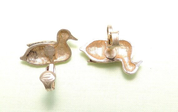 Vintage Gold Tone Duck Earrings Clip On 60s / 70s… - image 7