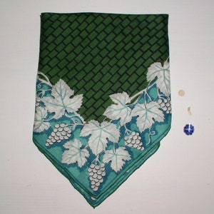 Grapes and Grape Leaves Green Vintage Ladies Handkerchief Pure Linen Hand Rolled Made in Portugal 15 inches Bandana Unused VFG