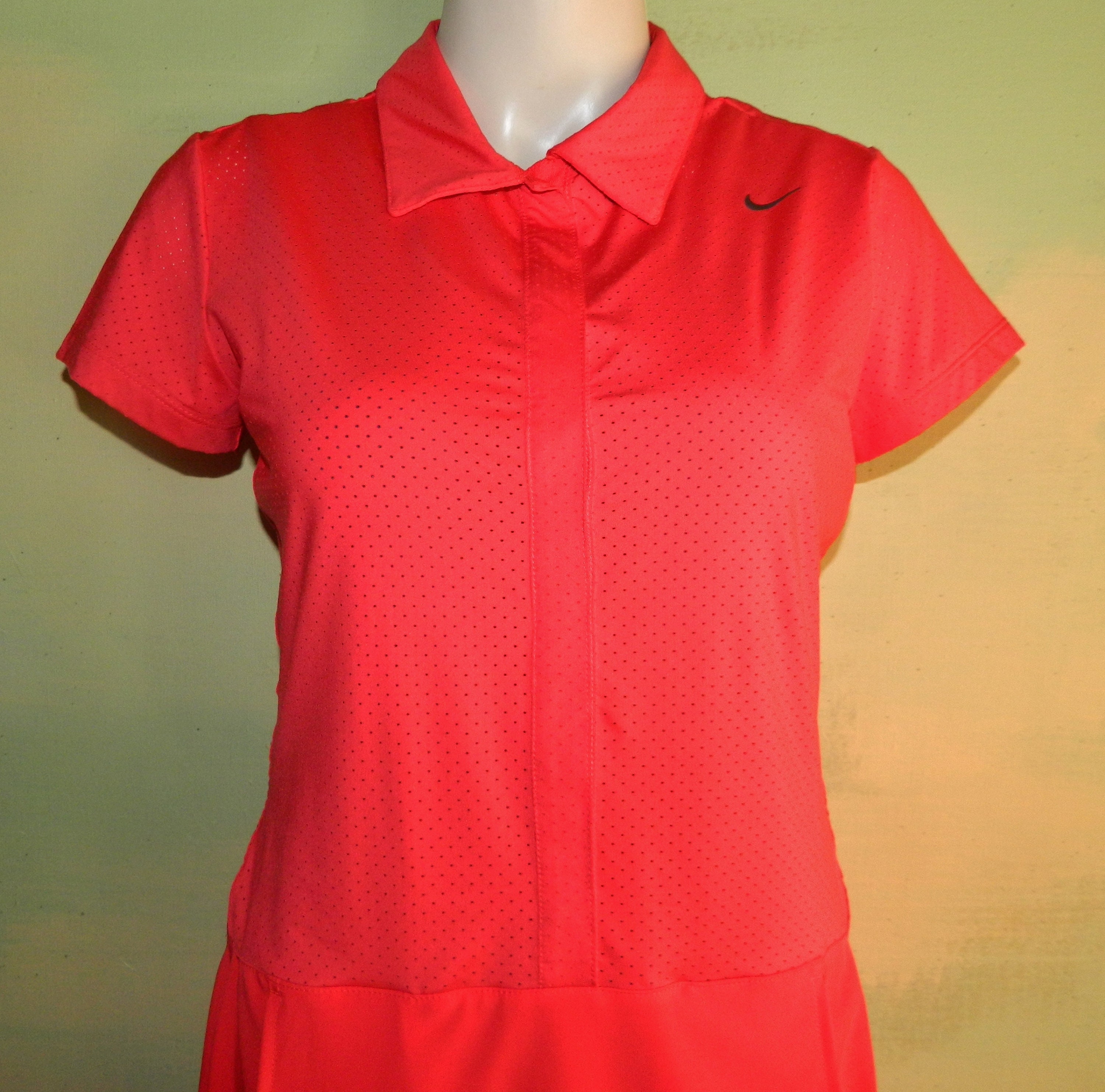 womens red nike golf shirt