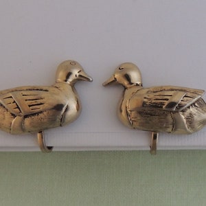 Vintage Gold Tone Duck Earrings Clip On 60s / 70s Brass Duck Hunting Bird VFG