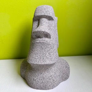 MOAI FIGURE