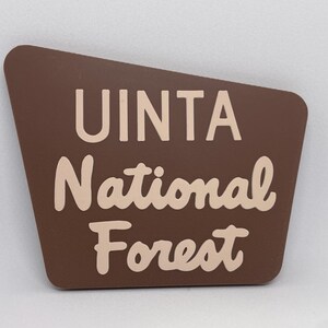 Imán para refrigerador con señal de tráfico del bosque nacional Uinta / Uintahs / Condado de Utah / Impresión 3D